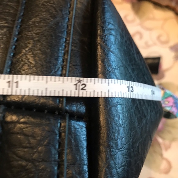 NWOT MID SIZE BLACK BAG WITH GUITAR STRAP ALL NEW - Picture 8 of 17